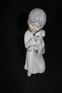 Porcelanas Miquel Requena girl with Lamb Spanish Figurine in good condition - Picture 1 of 7