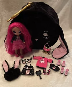 Na Na Na Surprise Ultimate Black Bunny e 11" Fashion Doll MGA ottime condizioni - Foto 1 di 8
