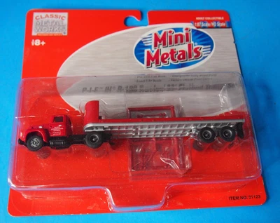 MINI METALS 31123 PIE IH R-190 TRACTOR WITH 32' FLATBED TRAILER SET NEW HO SCALE - Image 1 of 3