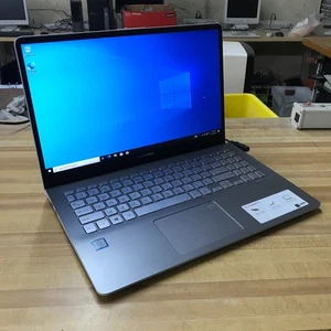 ASUS VivoBook X530UA 15,6" computer portatile i5-8250U 8 GB RAM 256 GB SSD (Windows 10 Pro) - Foto 1 di 11