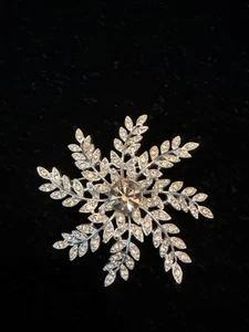 Vintage Sarah Coventry Silver Tone FlowerBrooch With Rhinestones 2.75” Wide 5-27 - Picture 1 of 6