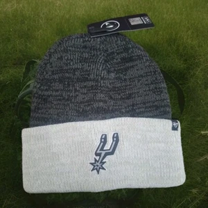 NBA San Antonio Spurs Beanie 47 Brand OSFA Schwarz Grau Neu - Bild 1 von 3