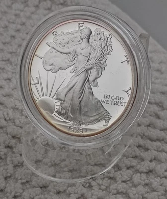 1989 American Eagle One Ounce 999% Silver Proof Coin with Presentation Box - Image 1 of 4