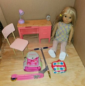 Original American Girl Puppe mit Outfit & Rucksack und Zubehör - Bild 1 von 9