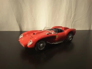 Bburago - 250 Testa Rossa - rot 1957  1 : 18  Vitrinen-Modell - Bild 1 von 5