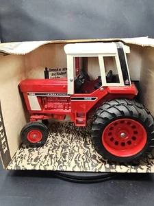 Ertl International 1586 Tractor With Duals & Cab Original Box 1/16 463 - Picture 1 of 6