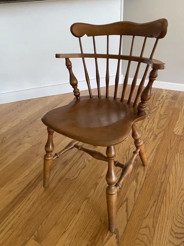 Vintage Ethan Allen Heirloom Nutmeg Colonial Style Comb Back Dining Chairs (4) Cover