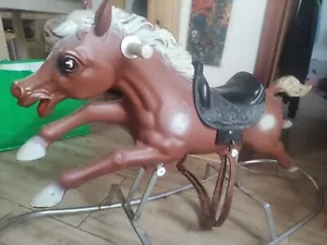 CAVALLO / CAVALLUCCIO A DONDOLO con base in metallo - VINTAGE giocattolo 100x60 - Foto 1 di 11