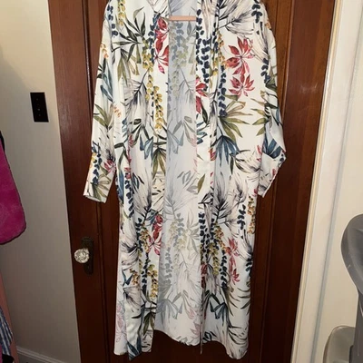 KIMONO ZARA BLANCO FLORAL MANGA PUÑO TALLA M Foto 1 de 4