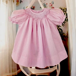 Neu Petit Ami gesmoktes rosa Gingham-Kleid Gr. 6M KOSTENLOSER VERSAND - Bild 1 von 4
