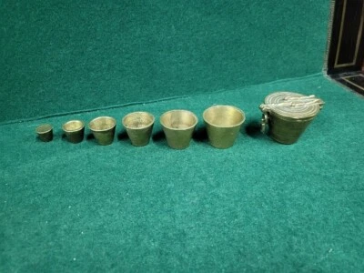 ANCIENNE PILE DE POIDS DE CHARLEMAGNE A GODETS DE BALANCE N° 1 - Photo 1/4