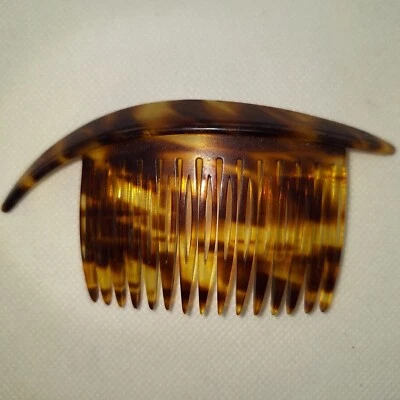 Винтажная расческа для волос RIVIERA FRANCE с волнистым верхом черепаховый панцирь целлулоид 16 зубов - Изображение 1 из 4