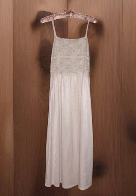 Camisón Vintage Rosa Y Blanco Encaje Maxi Sin Etiqueta Material Elástico Foto 1 de 4