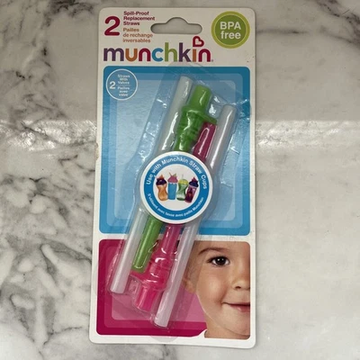 Dos pajitas de repuesto a prueba de derrames Munchkin para tazas Munchkin Foto 1 de 2