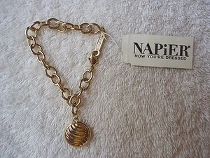 Womens Napier " NOS " NWT " Gold Colored Bracelet " BEAUTIFUL BRACELET " - Picture 1 of 4