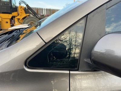 Toyota Sienna 2011-2020 ventana pilar a izquierda 3,5 L tracción delantera 61 k -Le- 64233 Foto 1 de 4