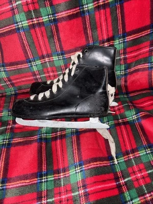 Patines de Hielo Vintage Negro Talla Juvenil 1 Invierno Decoración Hogar Buen Estado Foto 1 de 4