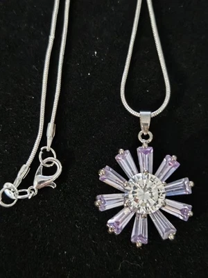 Bonito collar de circonitas blancas y lilas Starburst cadena de 16" bisutería excelente Foto 1 de 4