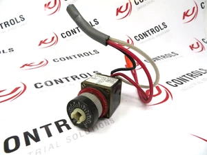 Accesorio de botón pulsador Allen-Bradley 800MR-N37 22,5 mm tipo 13 solo operador - Imagen 1 de 4