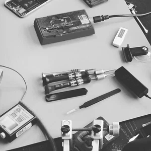 iPhone/8/X/XR/11 LCD y reparación de vidrio trasero - Imagen 1 de 5