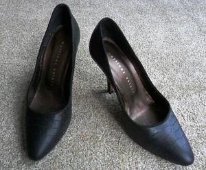 A Fantastic pair of Ladies size 5 (38) Black Leather Court shoes by Martinez Val - Picture 1 of 6