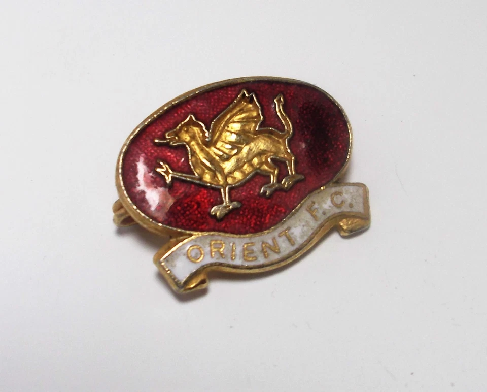LEYTON ORIENT FC  -  VINTAGE ENAMEL COFFER BADGE.   - Image 1 of 2