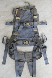 ORIGINAL MIG JAGDPILOT LUFTFAHRT LEBENSRETTENDER AUSWERFER FALLSCHIRMGURTE JSS-16 - Bild 1 von 15
