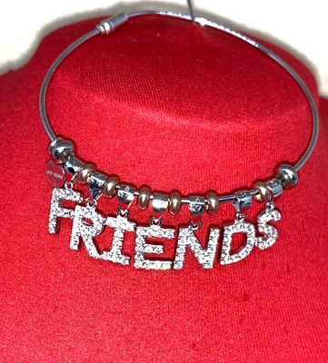 BRACCIALE ARGENTO CON 7 CHARMS  LUMINOSI CON SCRITTA FRIENDS IN ZIRCONI - Immagine 1 di 4