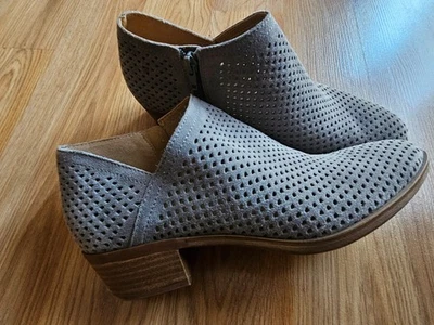 Lucky Brand Mujer Talla 8M Botines con Cremalleras Laterales Gris Imitación Gamuza Foto 1 de 4