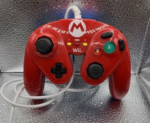 Mario Wired Fight Pad Controller stile GameCube per Nintendo Wii / Wii U - Foto 1 di 4