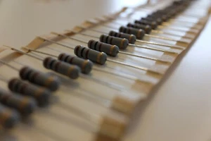 100R 3W Metalloxid Axialwiderstände 5 % Toleranz 100 Ohm - Bild 1 von 10