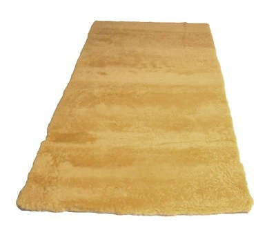 Sheepskin Bed Fur Sleeping Pad / Bed Pad Natural Medical 190cm x 90cm - Image 1 of 4