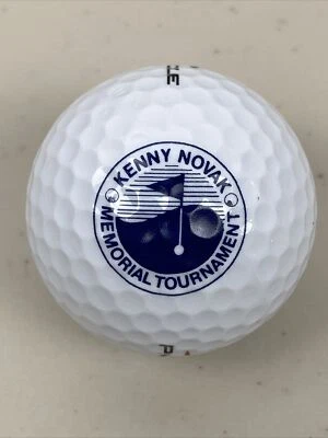 Kenny Novak Memorial Torneo de Golf Pelota de Golf Pináculo Distancia Dorada Foto 1 de 3