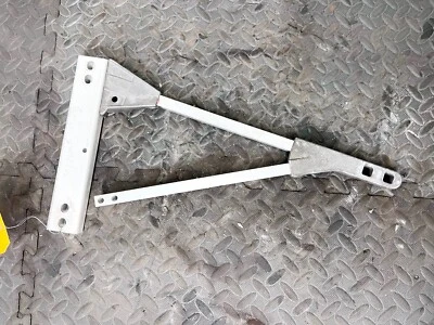 14-17 MERCEDES MAYBACH S550 W222 FRONT RIGHT STRUT TOWER SUPPORT BAR OEM OEM - Image 1 of 3