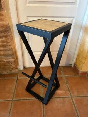 Tabouret de bar modèle Manhattan sur mesure en bois et mètal - Photo 1/4