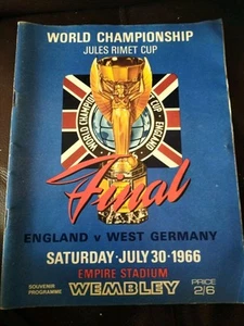 ORIGINAL 1966 WORLD CUP FINAL PROGRAMME ENGLAND V WEST GERMANY SIGNED - Picture 1 of 2