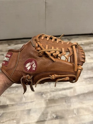 Guante clásico de nogal Nokona de 11,5 pulgadas tiro a la derecha Foto 1 de 4