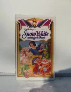 Walt Disney's Masterpiece Snow White and the Seven Dwarfs VHS - Picture 1 of 4