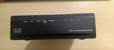 Cisco RV042G Small Business WAN VPN Router - Image 1 of 2
