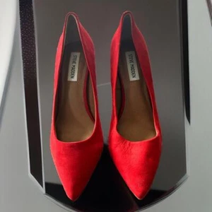 Steve Madden Galoree High Heel Schuhe - Damen (Größe 8,5) rot - Wildleder, trendy - Bild 1 von 6