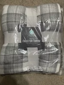 Martha Stewart Collection Flannel Faux Fur Throw 50" X 60" Plaid Ivory / Gray - Picture 1 of 2