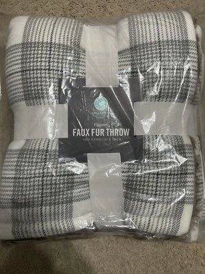 Colección Martha Stewart franela imitación piel tiro 50" X 60" cuadros marfil/gris Foto 1 de 2