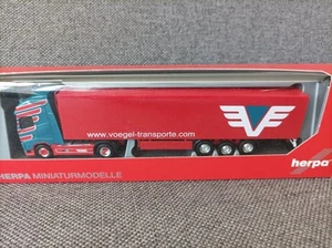 Herpa H0 1:87 en EMBALAJE ORIGINAL - 305921 Volvo FH GL XL semirremolque con fondo retráctil "Aves" - Imagen 1 de 5