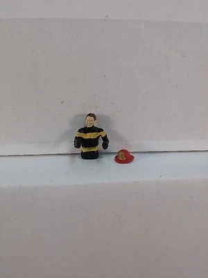 Artista #13211 - Bombeiro de condução no casaco - Figura em escala O - Modelo de trens - NOVO - Imagem 1 de 4