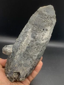 1580 Gramm Quarz mit Schorl Probe. - Bild 1 von 8