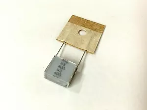 200nF 400V K Condensatore Poliestere 5x10x9mm passo 10mm - Epcos - Picture 1 of 1
