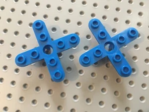 LEGO CLASSIC SPACE BLUE PROPELLER 4 BLADE - BLUE - PACK OF 2 / PN 2479 VINTAGE  - Picture 1 of 2