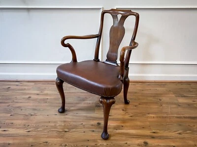 Sillón de ladrón de pastores reina Ana de nogal georgiano inglés de principios del siglo XVIII. Foto 1 de 4