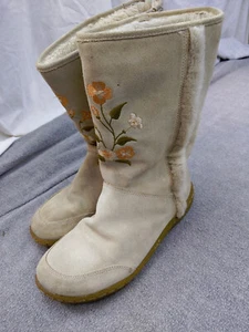 Report Mid-Calf Suede Boots Womens 7.5 Beige Embroidered Floral Winter Boots - Picture 1 of 8