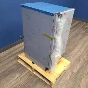 Hoshizaki AM-50BAJ Air Cooled Undercounter Ice Maker (Floor Model 162A) - Picture 1 of 5